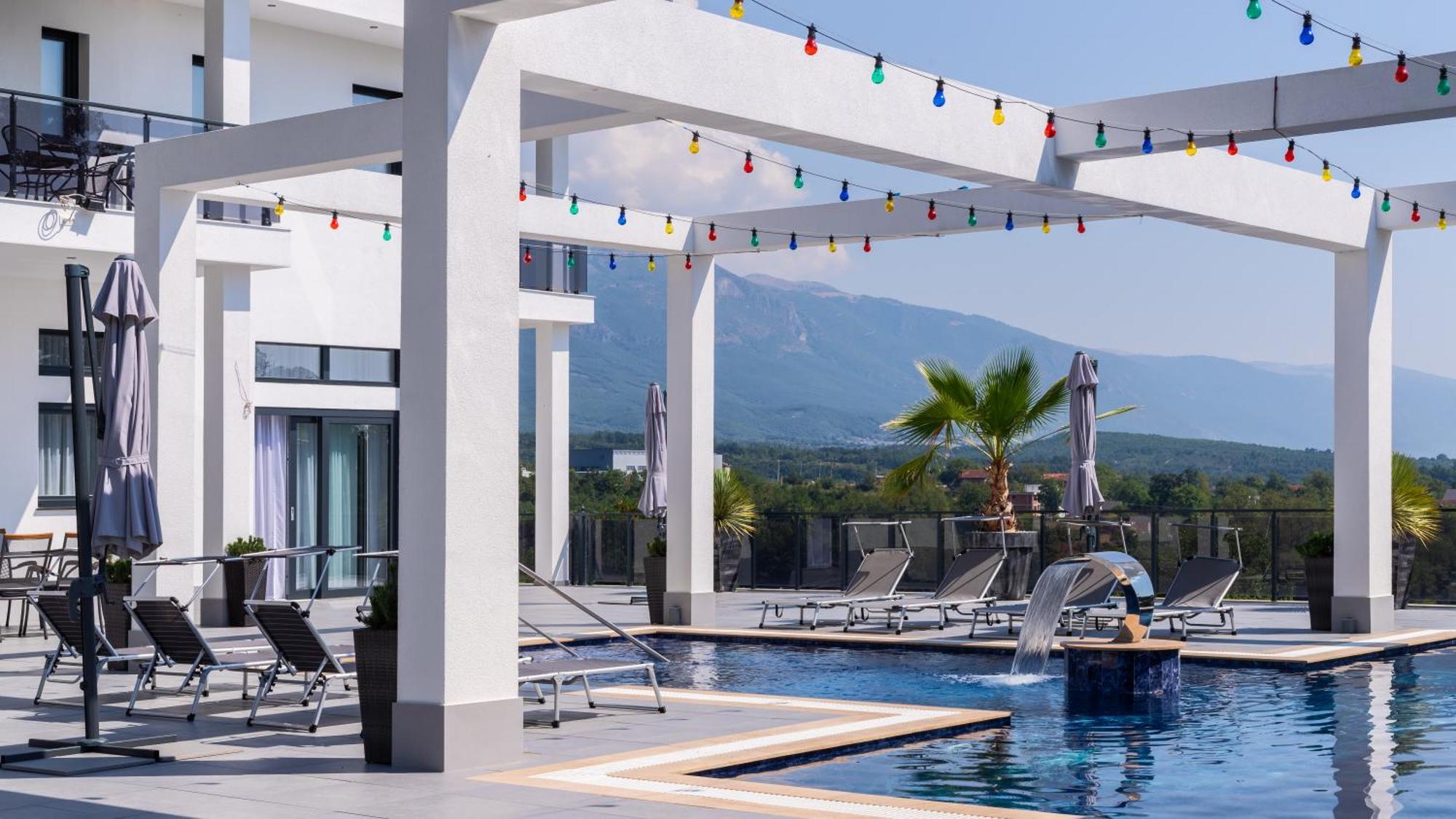 White House Radac Peja Bed & Breakfast ภายนอก รูปภาพ